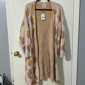 NWT Grace & Emma fluffy cheetah cardigan